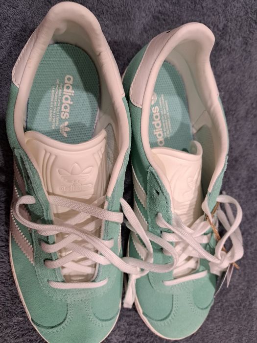 Продам новые кеды Адидас