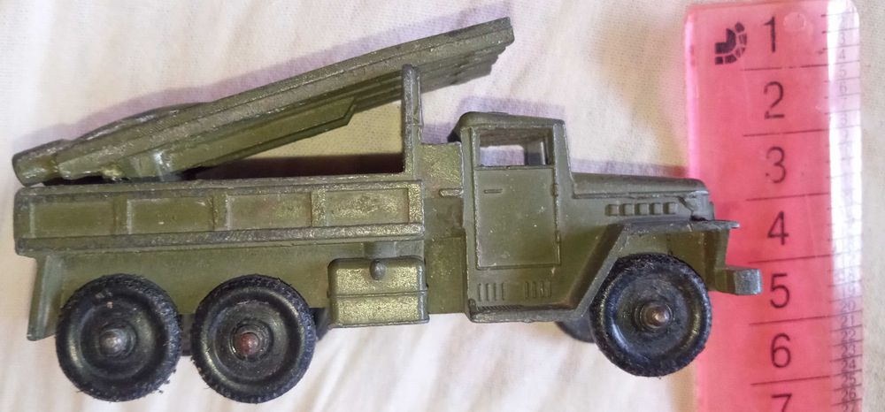 Играчка ракетница БМ-13 „Катюша". ссср,1970-1980