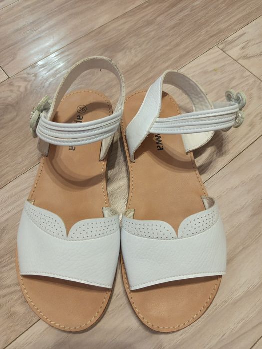 Сандали за момиче