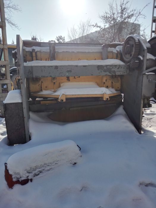 Станок для рубки металла