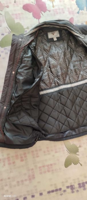 Продавам нова мъжка канадка размер М - 45 лв. Сваляща се подплата.