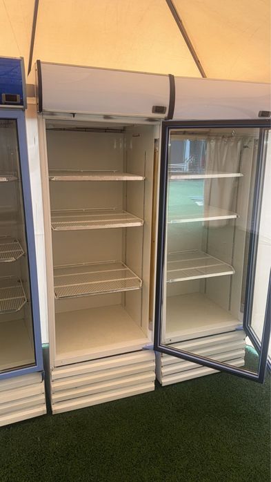 Холодильник витринный