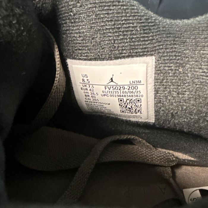 Air Jordan 4 Retro "Cave Stone"