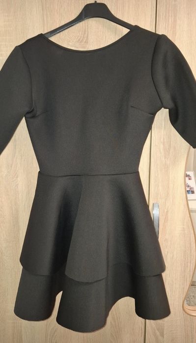 Rochie neagră scurtă de ocazie- Model Baby-doll cu centură cristale