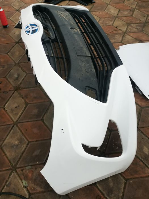 Bara fata grile aripa stânga Toyota yaris hybrid 4 2021/2022/2023/2024