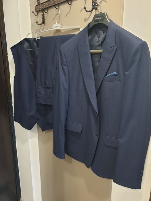 Костюм т. син 3 части