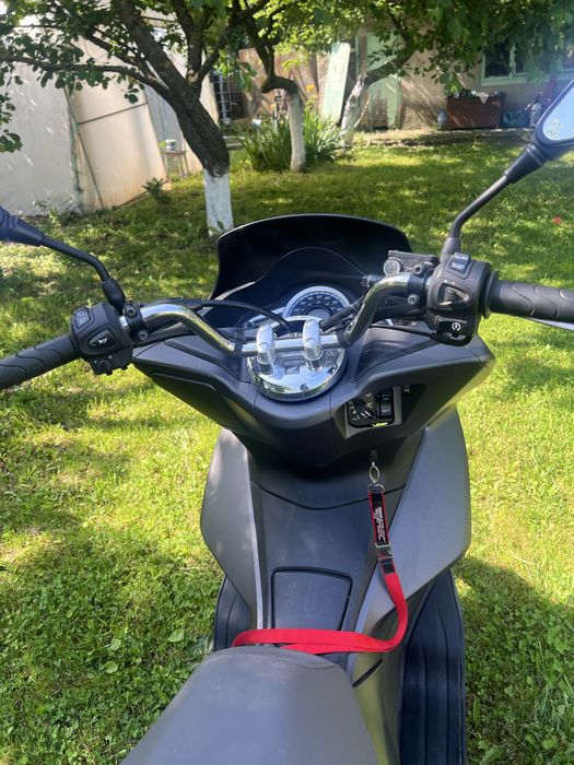 Honda PCX 125 – 2015 г. | РЕАЛНИ 6 000 км! Като нов, гуми Michelin