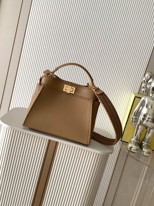 Geanta Fendi PeekaBoo