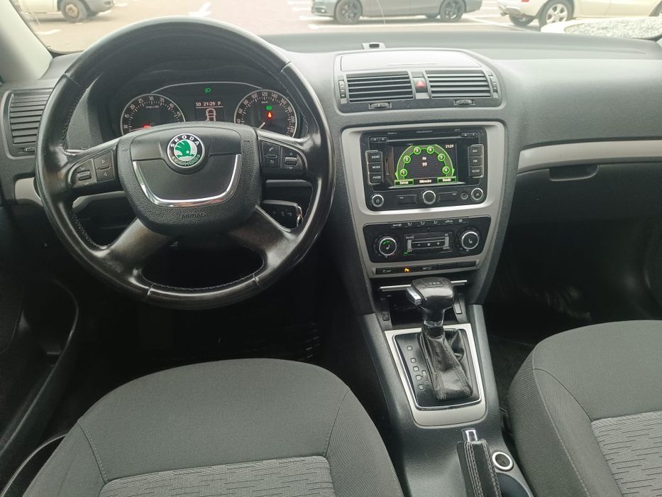 R.A.R EFECTUAT
~Skoda Octavia~An 2013
~Cutie automata DSG
~Motor 1.6 diesel ~Euro 5