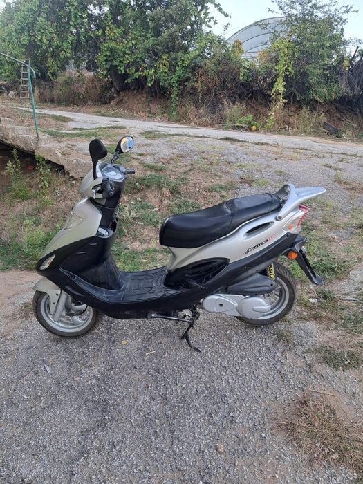 Продавам Kymco Movie 150