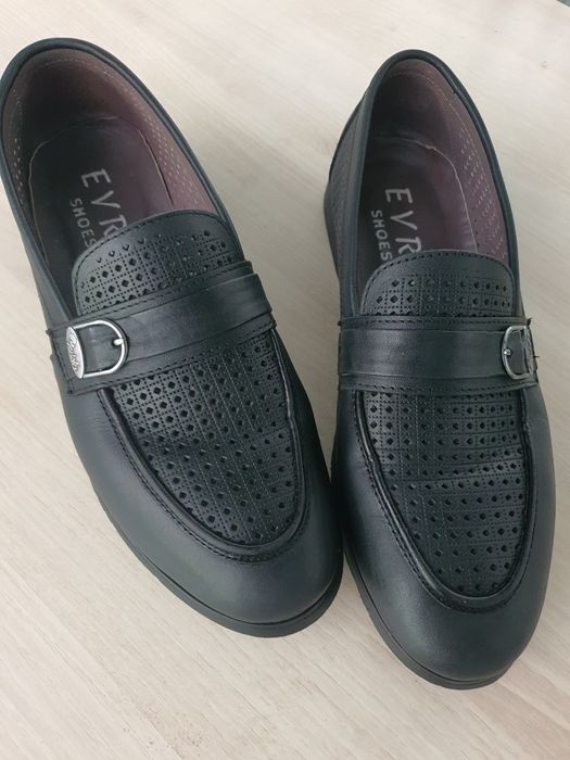 Продам Туфли для мальчиков и мужчин Размер 42.в отличном состоянии.