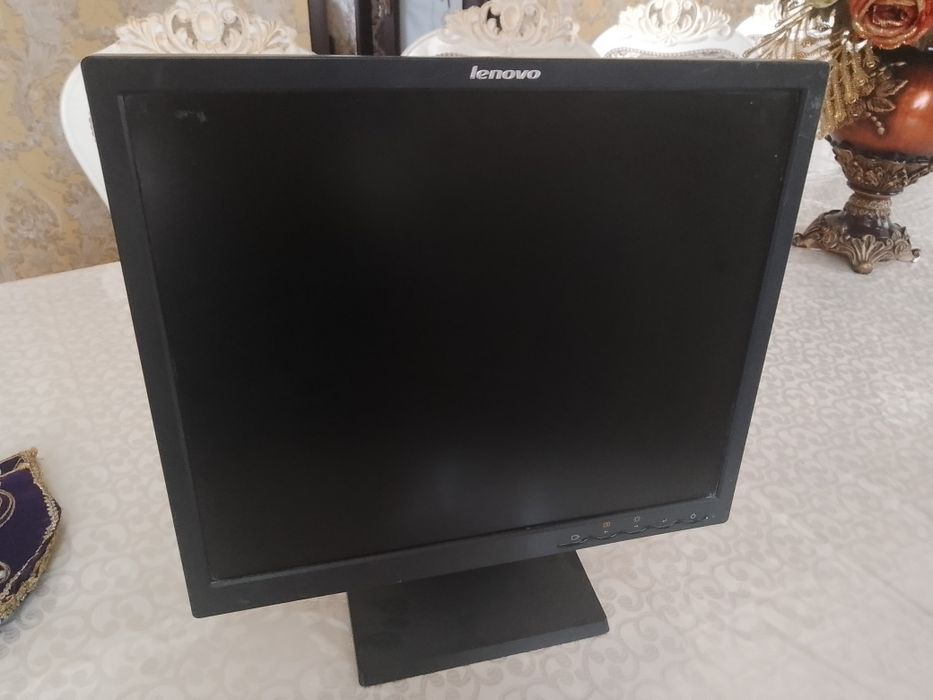 ЖК Монитор Lenovo