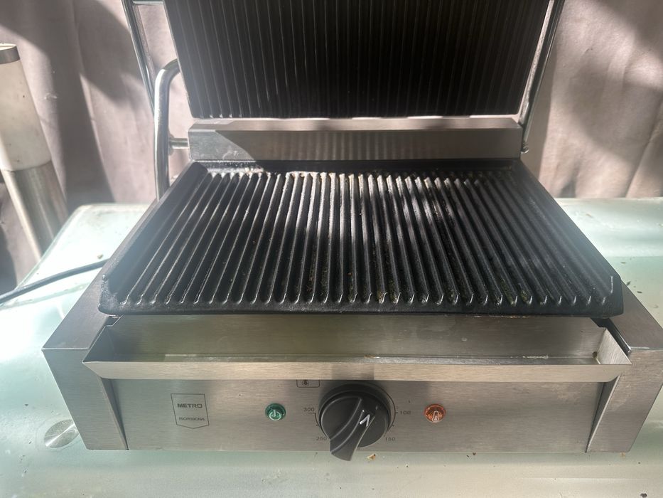 Gril profesional electric aproape nou 3000w