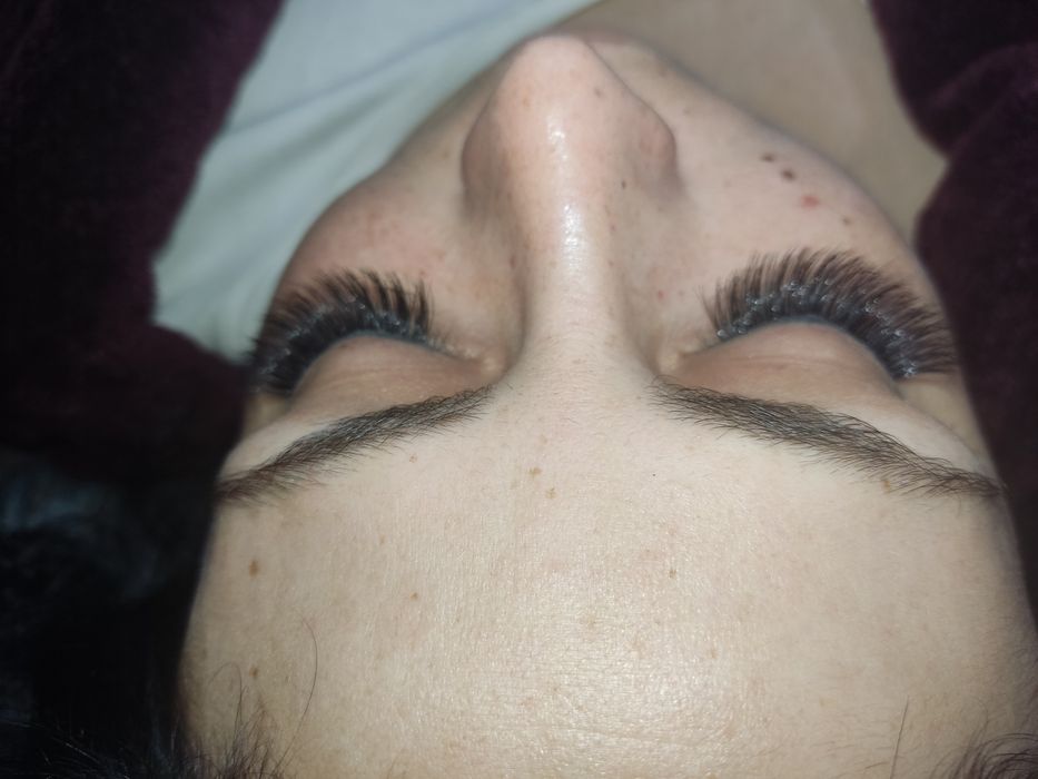 Наращивание ресниц.