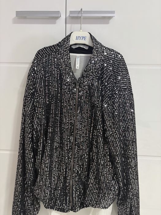 блестящий бомбер женский