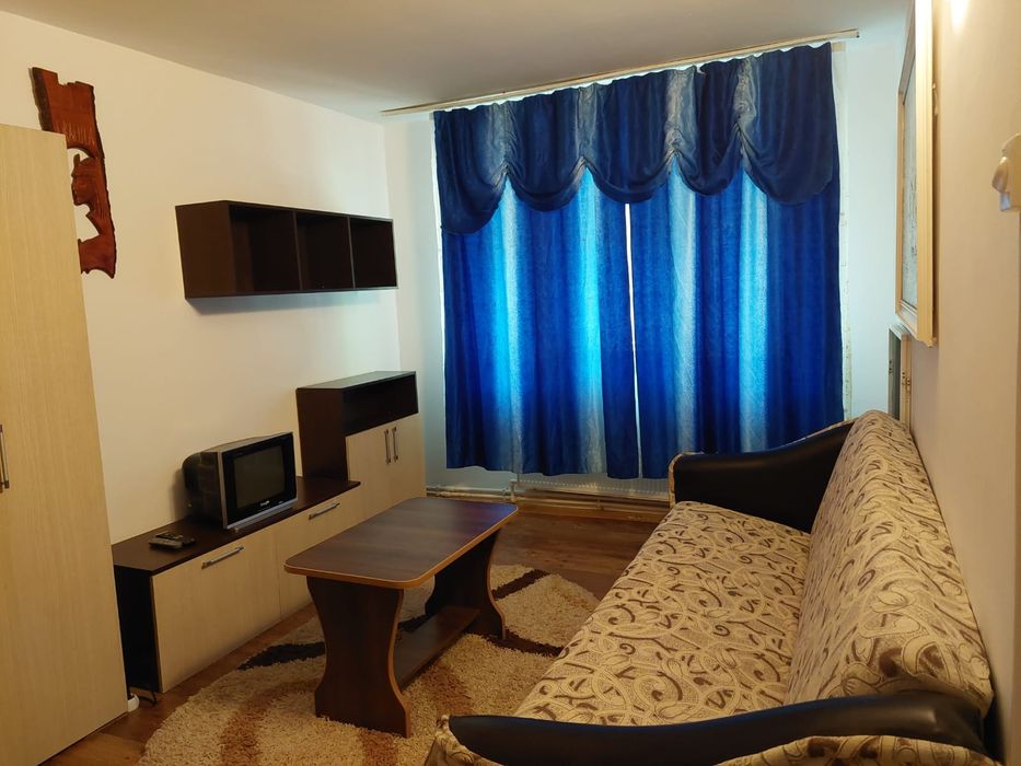 Inchiriez apartament cu 2 CAMERE ETAJUL 1 LANGA GARA