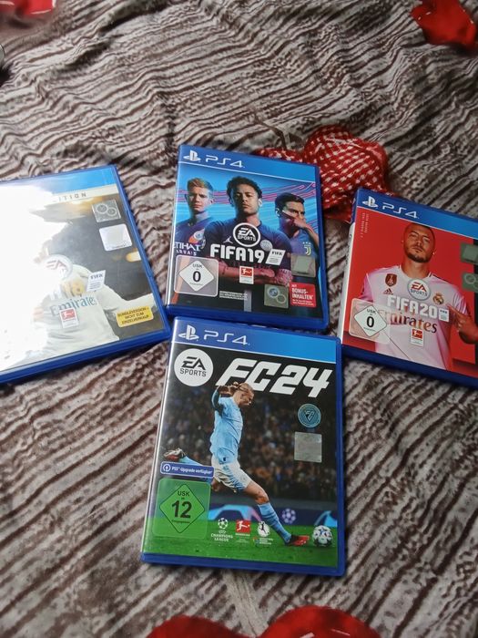 PlayStation 4 cu 12 jocuri