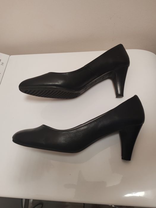 Дамски обувки запазени