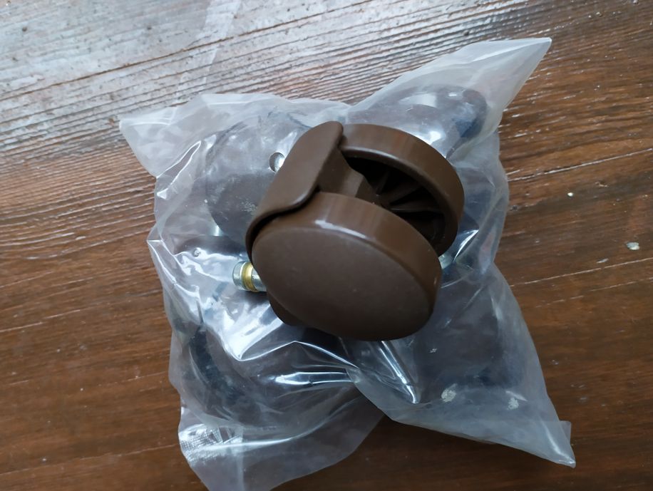 Колелца за офис стол - кафяви - Колела за офис стол