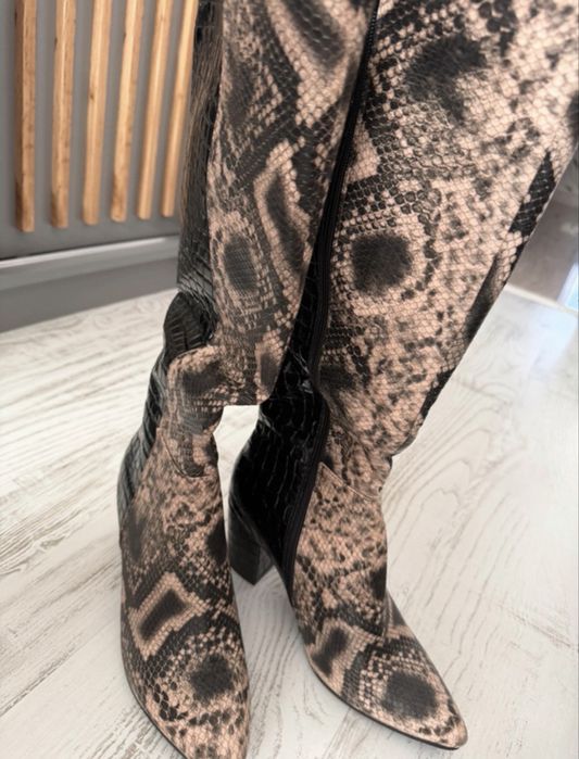 Cizme lungi cu imprimeu perfecte pentru un stil casual,elegant