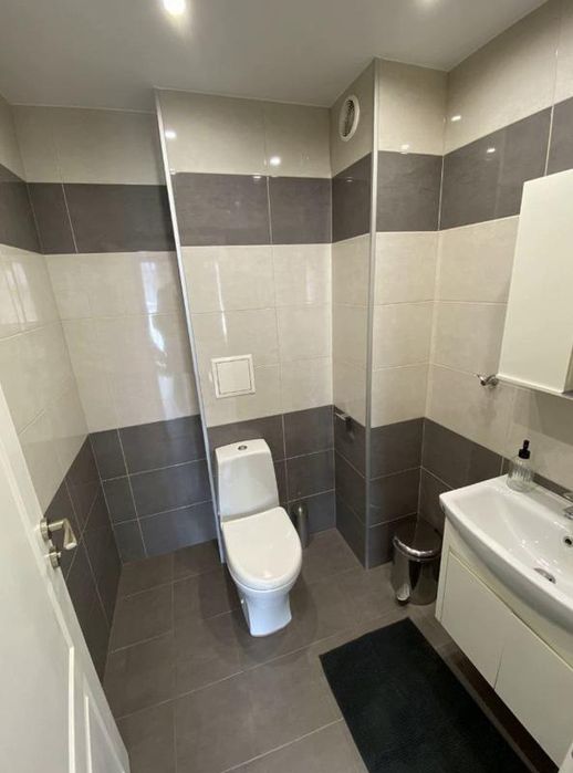 Дава се под наем Тристаен апартамент в Пловдив, Кършияка - 130 кв.м за 650 € - Снимка #9