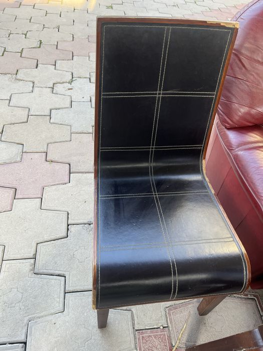 Шкаф для одежды , стулья и подставка под телевизор