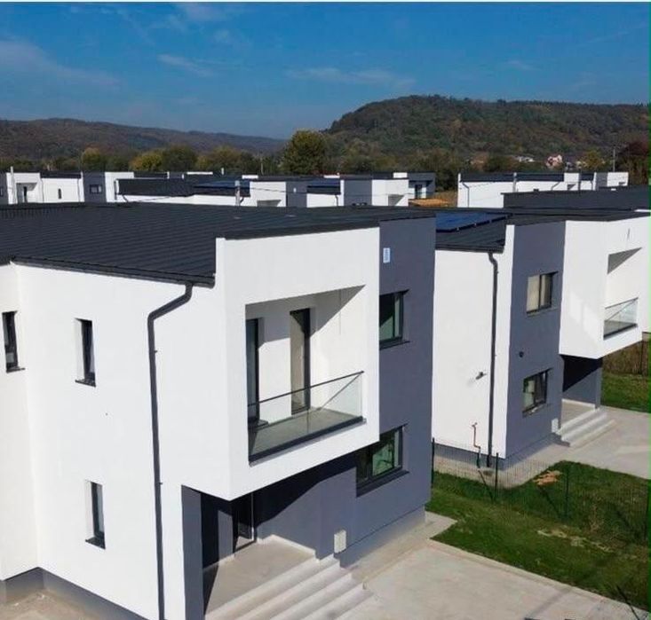Casa nouă de vânzare în cartier rezidențial -  7 minute de Pitești și Mioveni