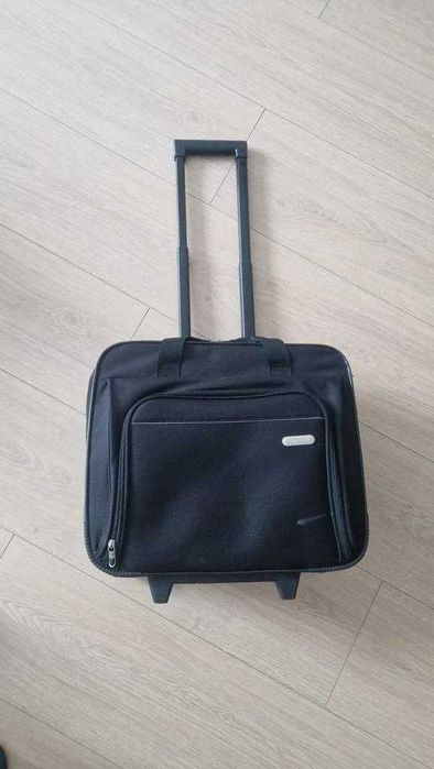 Geamantan calatorie - tip carry on. Elegant si compact