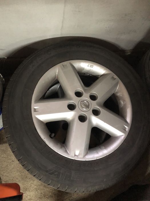 Джанти с гуми за Нисан 16 цола