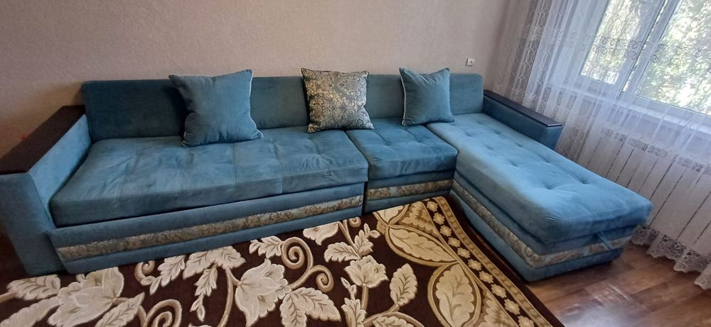 Срочно продам раскладной диван.