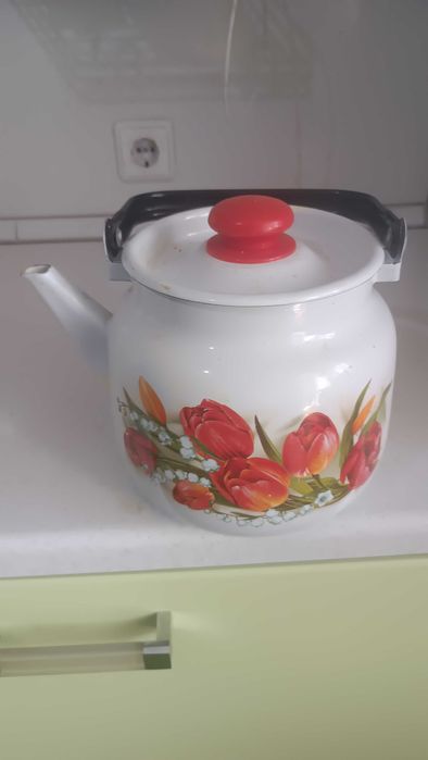 Чайник эмалированный советский