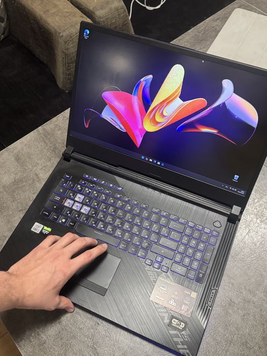 Игровой ноутбук Asus rog Strix G17