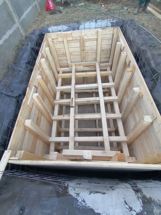 Garduri beciuri beton, fose, dulgherie, zidărie, tencuiala sculptată, amenajări beciur beton amprentat