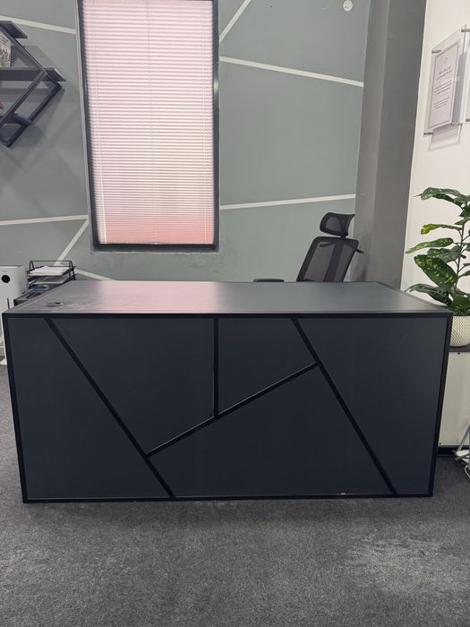 Продажа офисной мебели (руководительские столы)