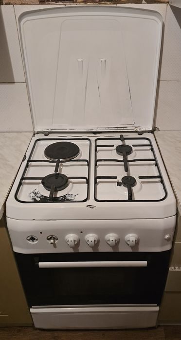 Подам газовую плиту