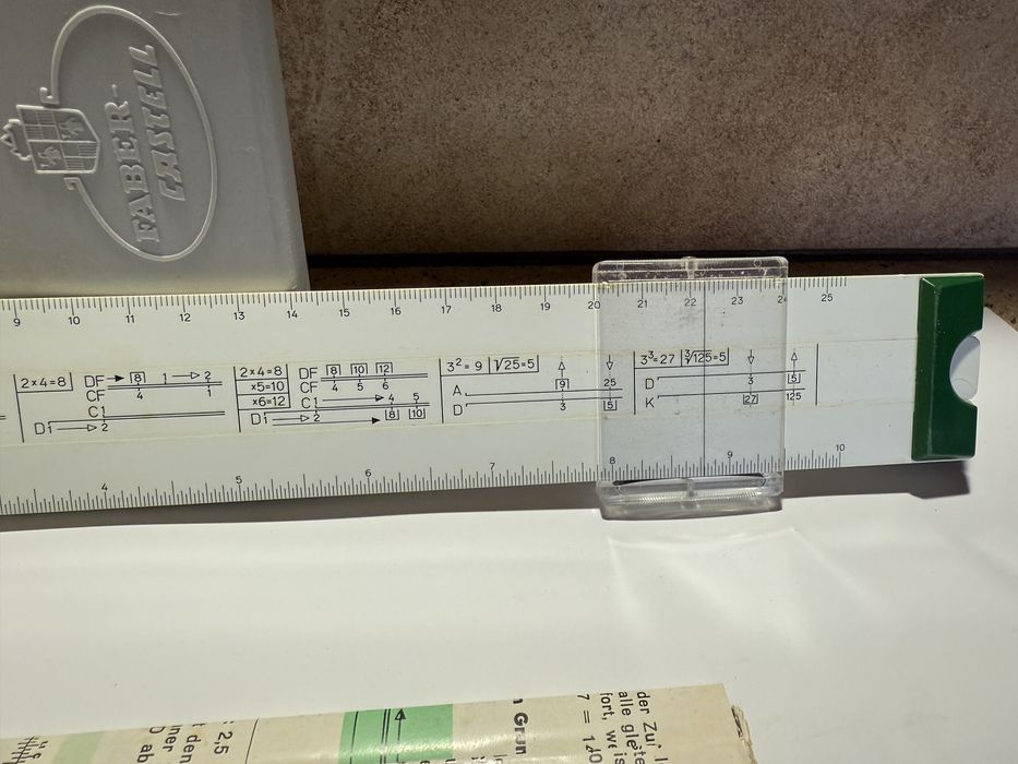 Линия FABER-CASTELL MENTOR 52/80 Rechenstab Fibel