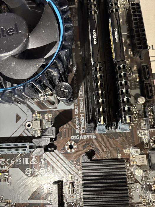 Kit Gaming Intel Core i5 14500, Placa de baza Gigabyte B760M-DS3H DDR4, 8GB RAM DDR4