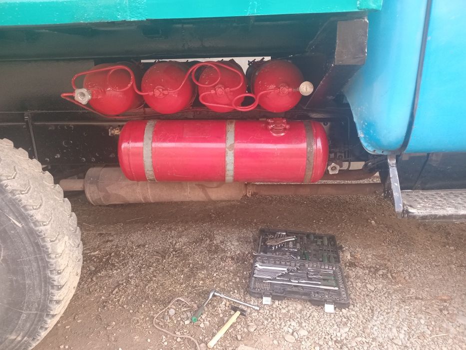 Zil 131  sotiladi moshina yangi terib chiqilgan