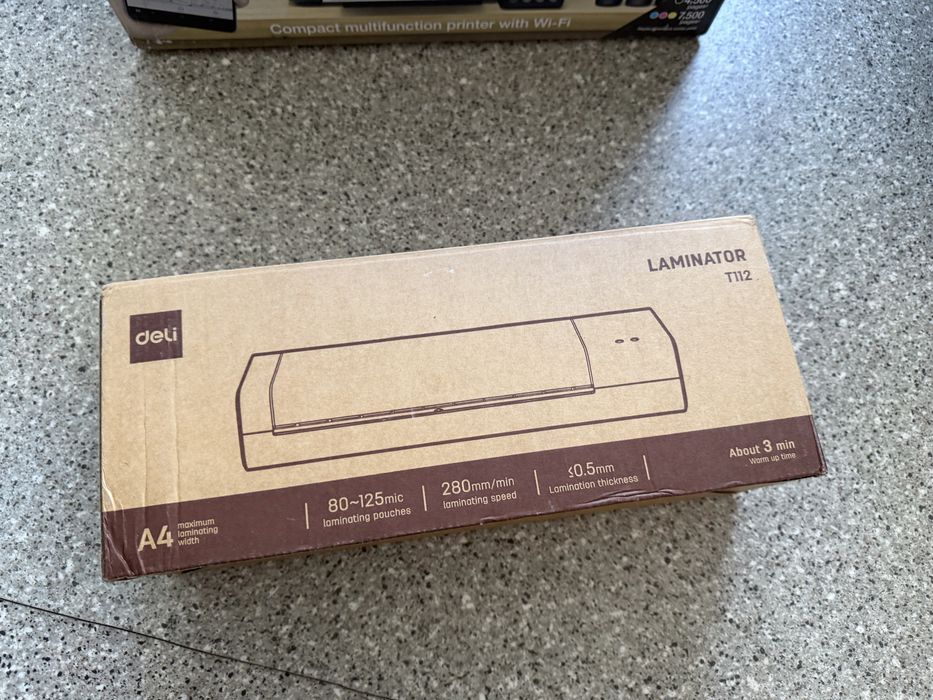 Epson EcoTank L3250 и ламинатор Deli 1112.