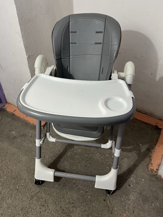 Стол для кормление и шезлонг