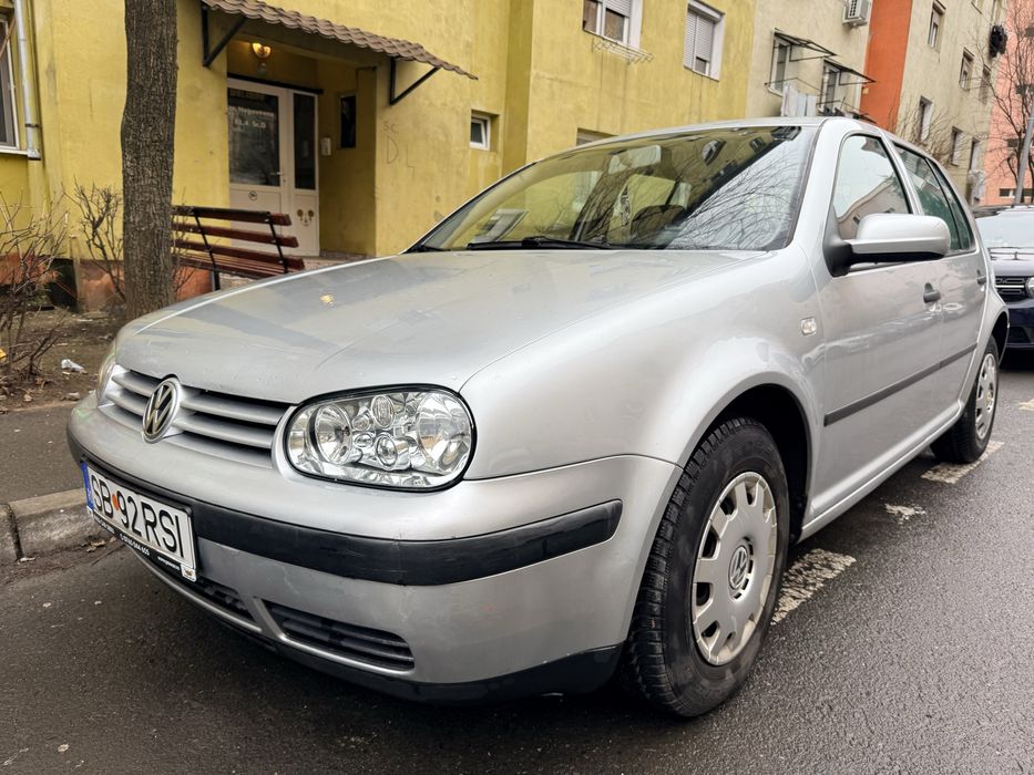 Vand Golf 4 1.6 Benzina