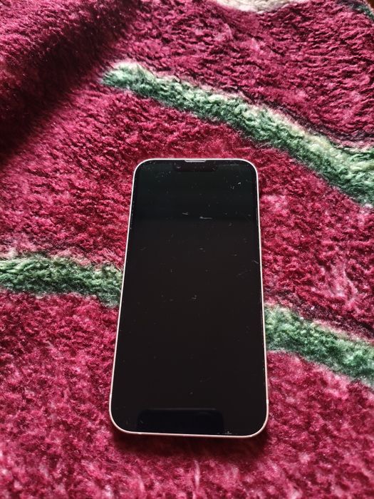 Продам Iphone 13