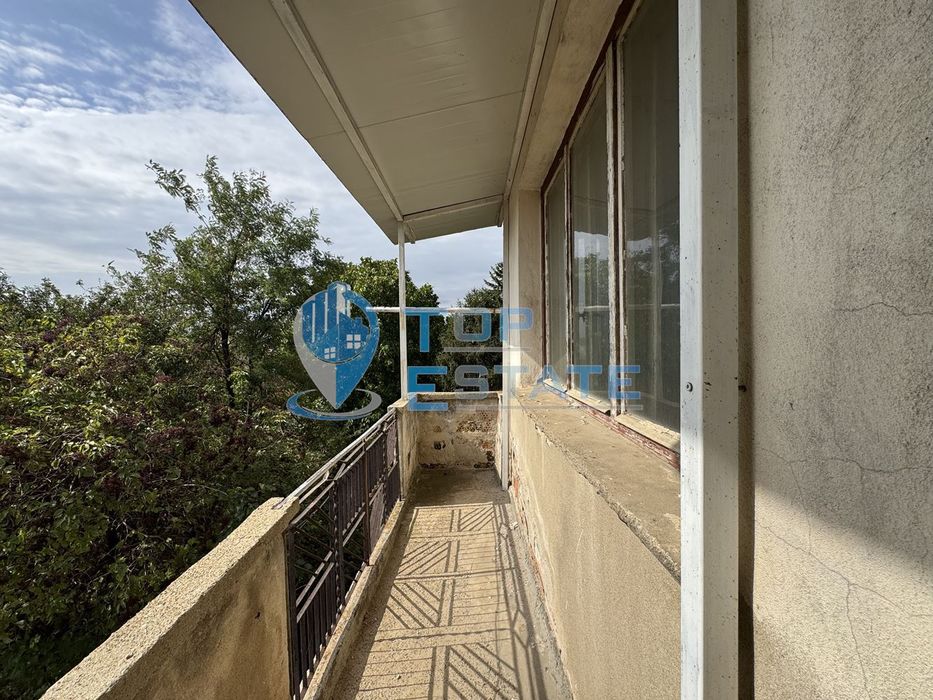 Етаж от къща със сутеренен етаж в град Павликени, област Велико Търно