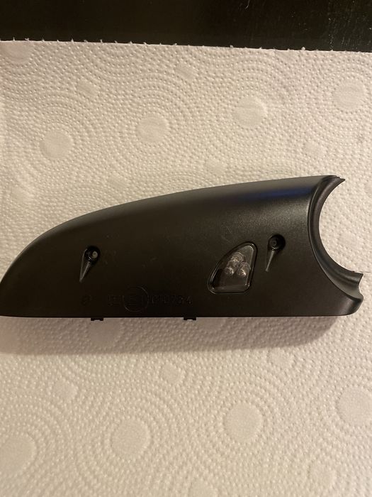 Продавам подсветка за дясно  огледало Audi A6 4F