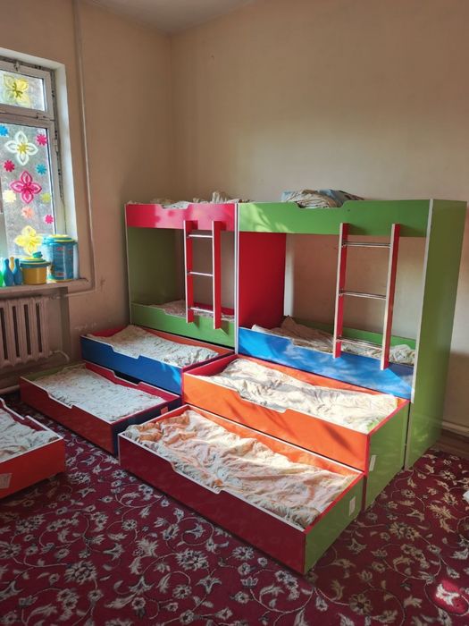 Bolalar bogʻchasi maktab internatlar uchun 4 oʻrinli karavotlar