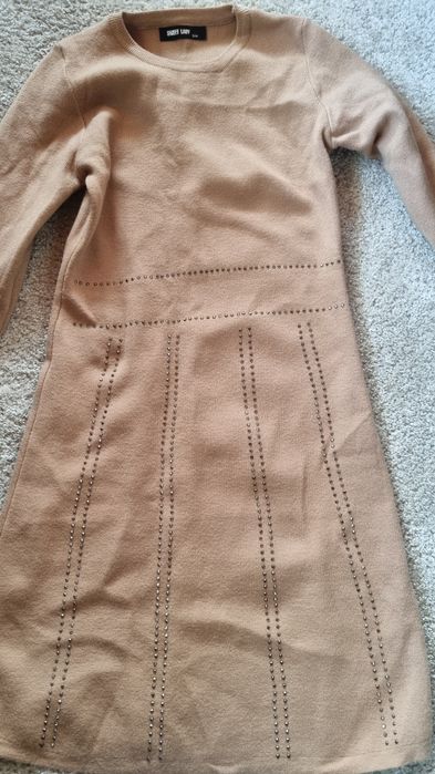 Дамска рокля на Sweet lady, S/M.Роклята е финно плетиво.