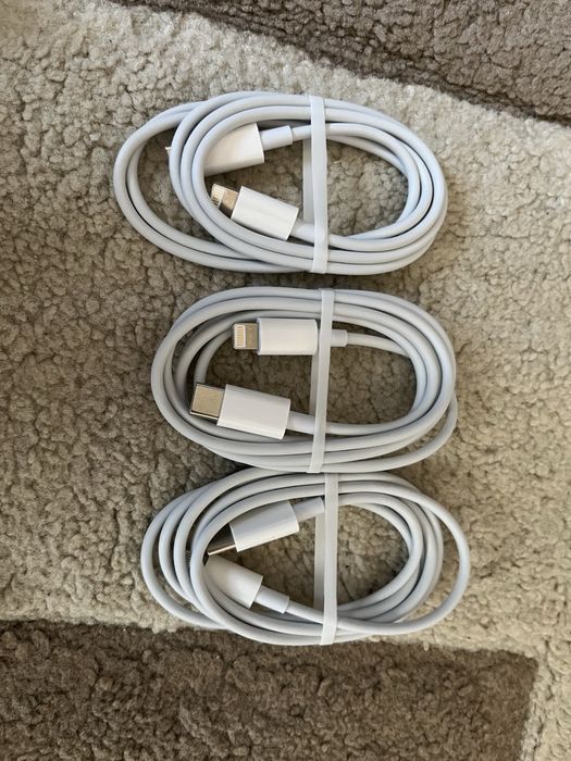 Vand cablu de incarcare Lightning Iphone