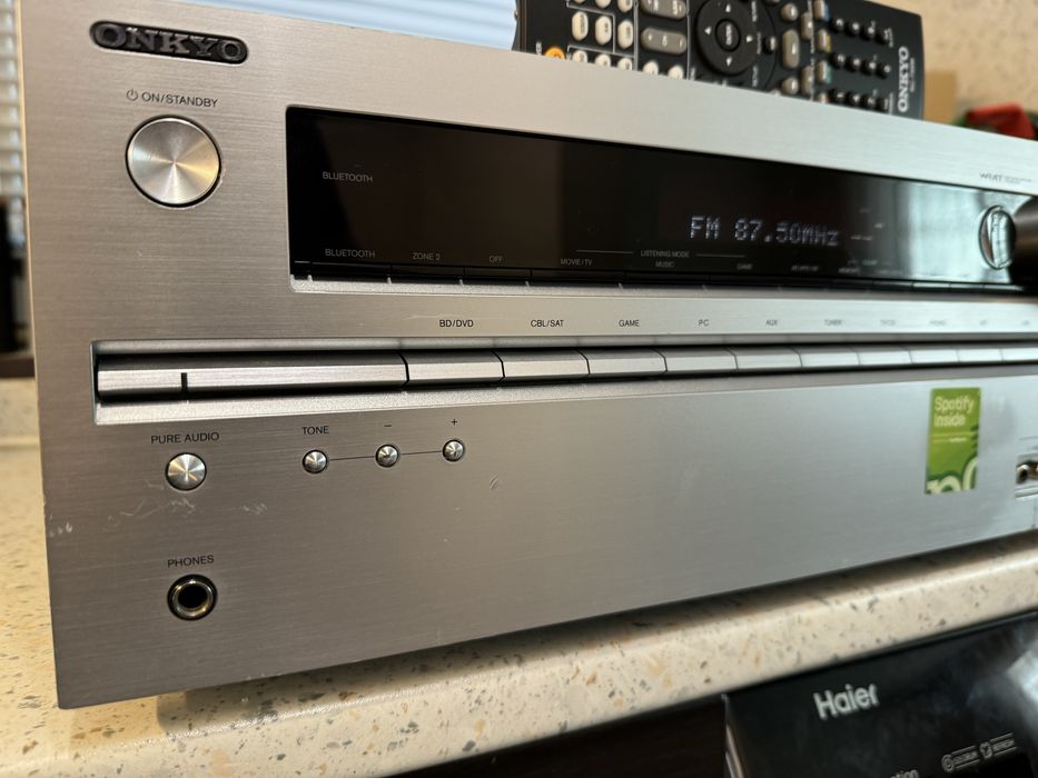 Onkyo TX-NR626 Bluetooth Wi Fi качествен ресивър