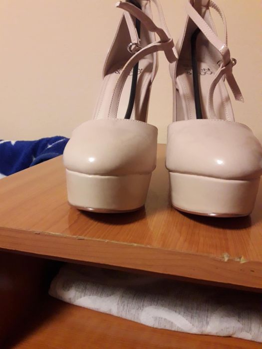 Pantofi nude de damă marimea 38