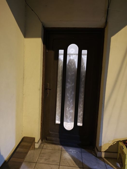 Vând ușă exterior